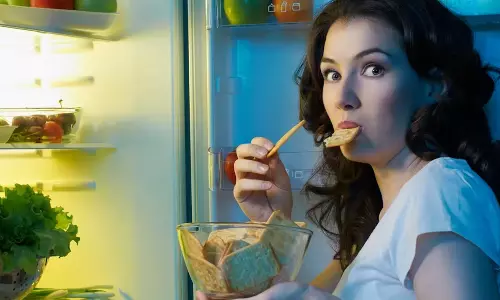 இரவில் தவிர்க்கவேண்டிய `20 உணவுகள்