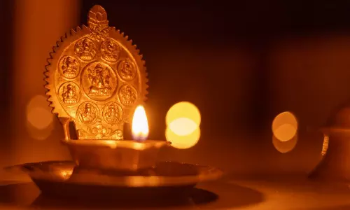 வறுமை நீங்க தீபமேற்றுங்கள்