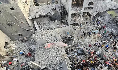 இஸ்ரேல் தாக்குதல்: காசாவில் உயிரிழந்தோர் எண்ணிக்கை 25 ஆயிரத்தை தாண்டியது