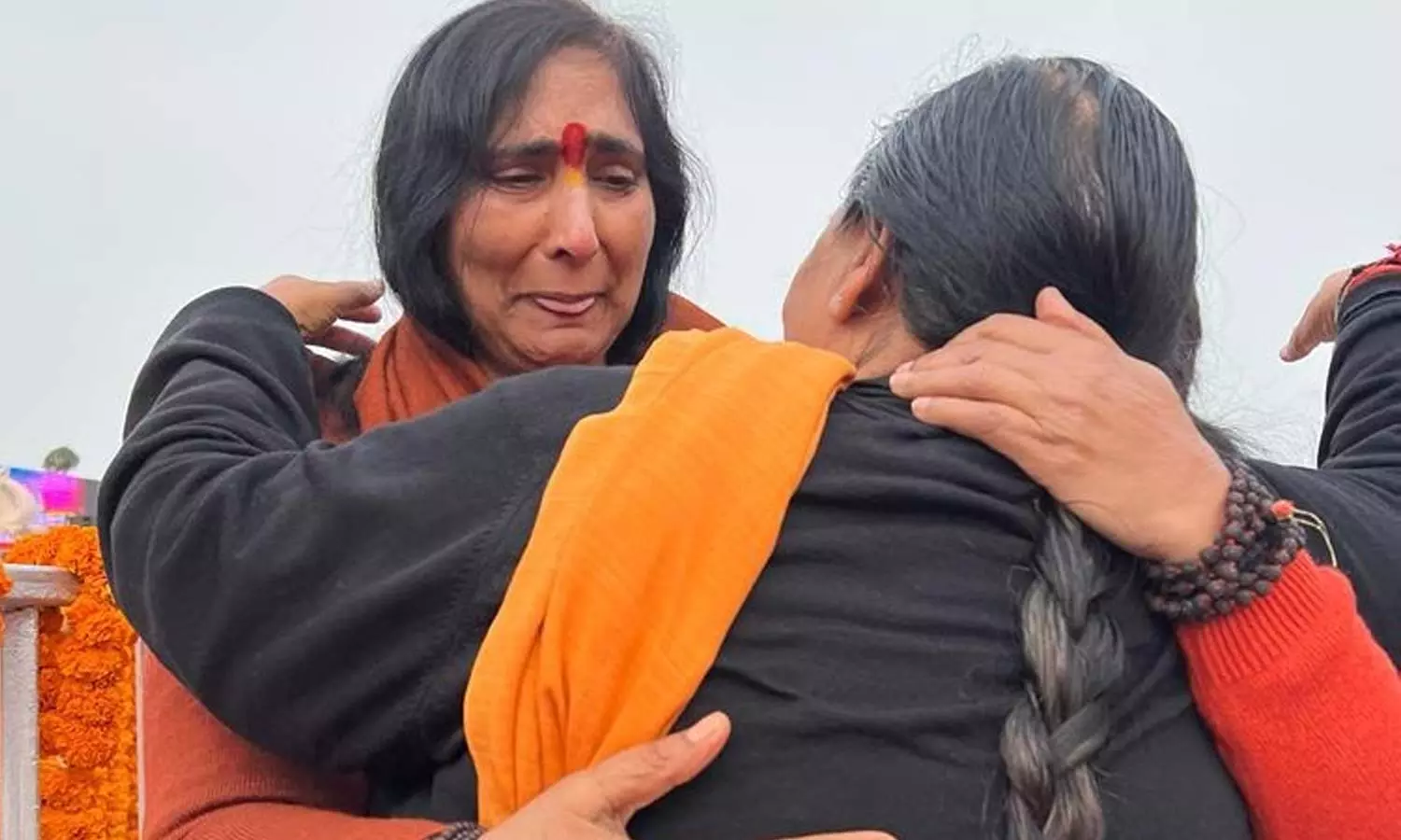 அயோத்தில் உமாபாரதியும், சாத்வி ரிதம்பராவும்... ... கடவுள் ராமர் தேசத்தை இணைக்கிறார்: பிரதமர் மோடி பேச்சு... லைவ் அப்டேட்ஸ்