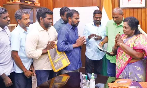 8 மணி நேரம் சித்ரவதை - தமிழிசையிடம் மீனவர்கள் புகார்