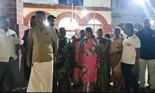 போலீஸ் நிலையத்தை முற்றுகையிட்டு பொதுமக்கள் போராட்டம்