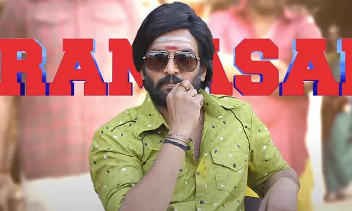 நம்பியாரு வேல பாத்து ஊர வாங்குவேன்- வைரலாகும் சந்தானம் பாடிய பாடல்