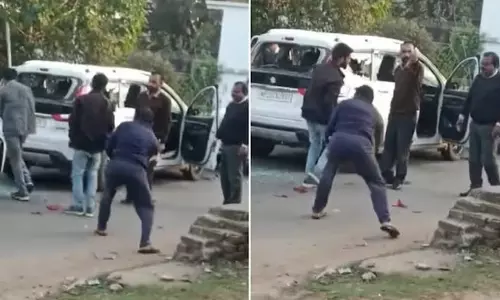 காரை முந்தி சென்றவர்களை கடுமையாக தாக்கிய நீதிபதி