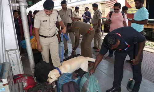 கோவை விமான நிலையத்தில் 3 அடுக்கு பாதுகாப்பு: 2,500 போலீசார் தீவிர கண்காணிப்பு