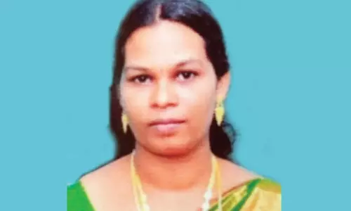 டாரஸ் லாரி மோதி பெண் பலி