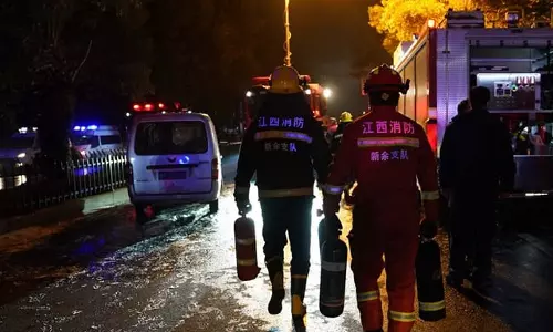 சீனாவில் வணிக வளாகத்தில் பயங்கர தீ: 39 பேர் பலி