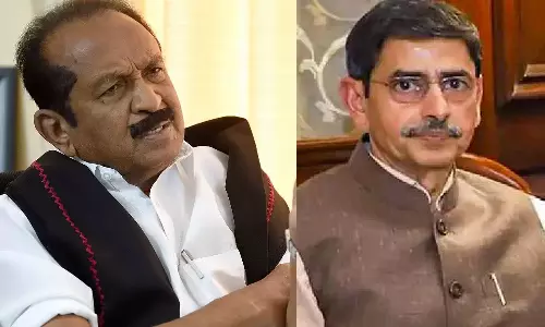 மகாத்மா காந்தி குறித்த கருத்து - கவர்னர் மன்னிப்பு கேட்க வேண்டும்