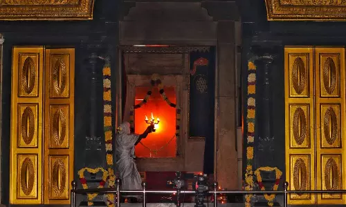 வள்ளலார் சத்திய ஞானசபையில் 7 திரைகளை விலக்கி ஜோதி தரிசனம்... லட்சக்கணக்கான பக்தர்கள் குவிந்தனர்