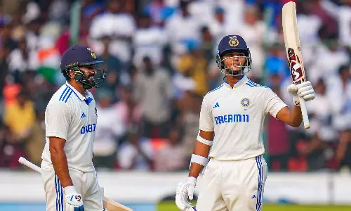 முதல் நாள் ஆட்டநேர முடிவில் வலுவான நிலையில் இந்தியா