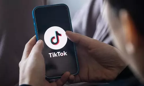 19 ஆண்டுகளுக்கு பிறகு டிக்டாக் மூலம் இணைந்த இரட்டை சகோதரிகள்