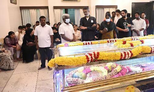 பவதாரிணி உடலுக்கு நடிகர்கள், இயக்குனர்கள் நேரில் அஞ்சலி