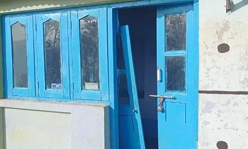 வீட்டிற்குள் புகுந்து சமையல் எண்ணெயை ருசித்த கரடி... கூண்டு வைத்து பிடிக்க மக்கள் கோரிக்கை