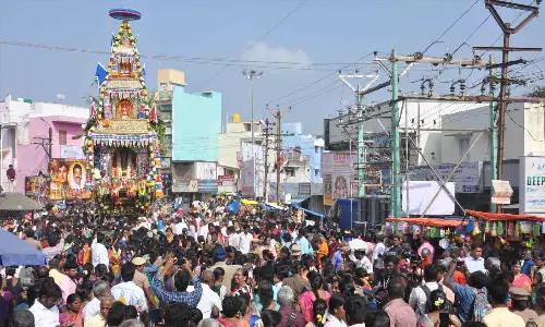 சிவசுப்பிரமணியசுவாமி கோவில் தைப்பூசத் தேர் திருவிழா: பெண்கள் மட்டுமே தேரினை வடம் பிடித்து இழுத்தனர்
