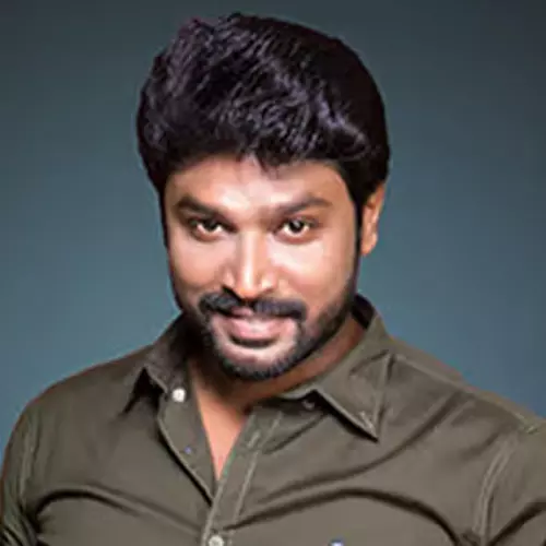 நவீன்குமார் சந்திரன் நவீன்குமார் சந்திரன்