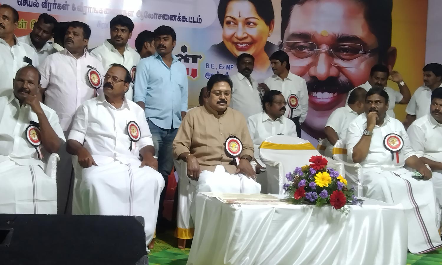 பாராளுமன்ற தேர்தல் குறித்து  அ.ம.மு.க. நிர்வாகிகளுடன் தினகரன் ஆலோசனை