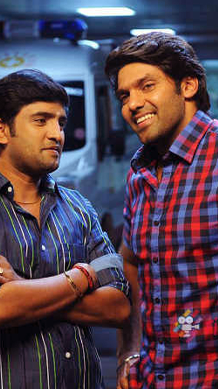 கம்பேக் கொடுக்கும் சந்தானம் ஆர்யா.. இயக்குனர் இவர்தான்