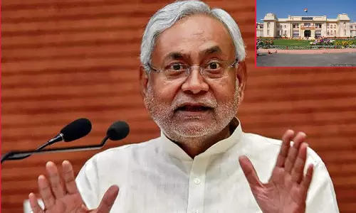 என்னவும் செய்யலாம், பதவிதான் முக்கியம் என்கிறாரா நிதிஷ்?