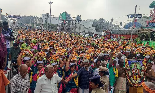 அவினாலிங்கேஸ்வரர் கோவில் கும்பாபிஷேம்: முளைப்பாரி-தீர்த்தக்குடம் ஊர்வலம்