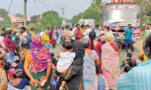 குடிநீர் வழங்க கேட்டு பொதுமக்கள் திடீர் மறியல்