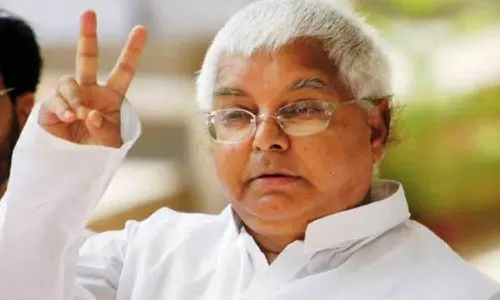 பத்து மணி நேரம்.. விசாரணைக்கு பின் ED அலுவகத்தில் இருந்து கிளம்பிய லாலு பிரசாத் யாதவ்