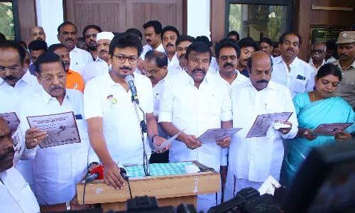 மகாத்மா காந்தி நினைவு தினம்: திமுக அலுவலகத்தில் மத நல்லிணக்க உறுதிமொழி ஏற்பு