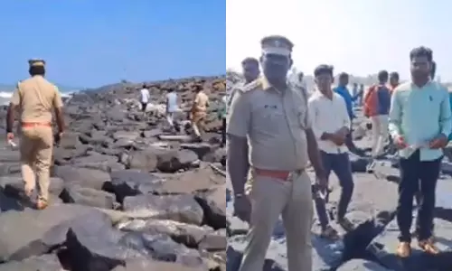 கடல் அலையில் சிக்கி 2 மாணவர்கள் மாயம்- ஒருவர் உயிரிழப்பு