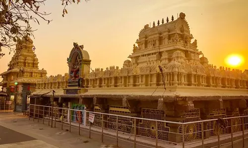 நவக்கிரகங்களை வழிபடும்போது...