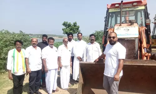 மீன்பிடி வள்ளங்கள் சீரமைப்பு பணி