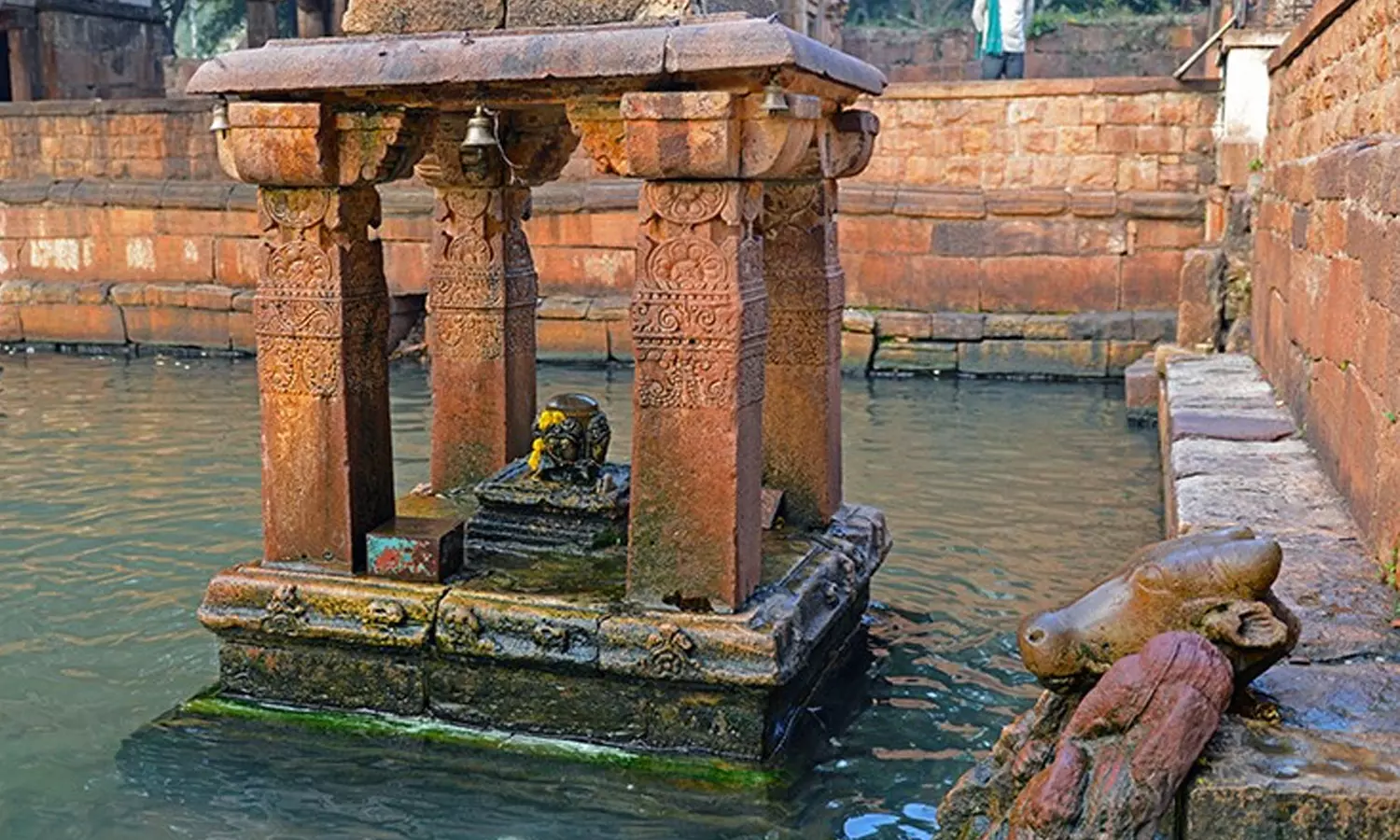 பக்தர்களை கவர்ந்திழுக்கும் மகாகூடக் கோவில்கள் பக்தர்களை கவர்ந்திழுக்கும் மகாகூடக் கோவில்கள்