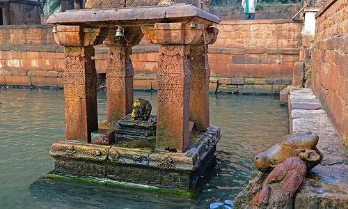 பக்தர்களை கவர்ந்திழுக்கும் மகாகூடக் கோவில்கள்