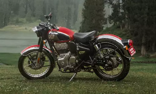 கிளாசிக் 350 புது வெர்ஷனை காட்சிப்படுத்திய ராயல் என்பீல்டு - என்ன ஸ்பெஷல் தெரியுமா?