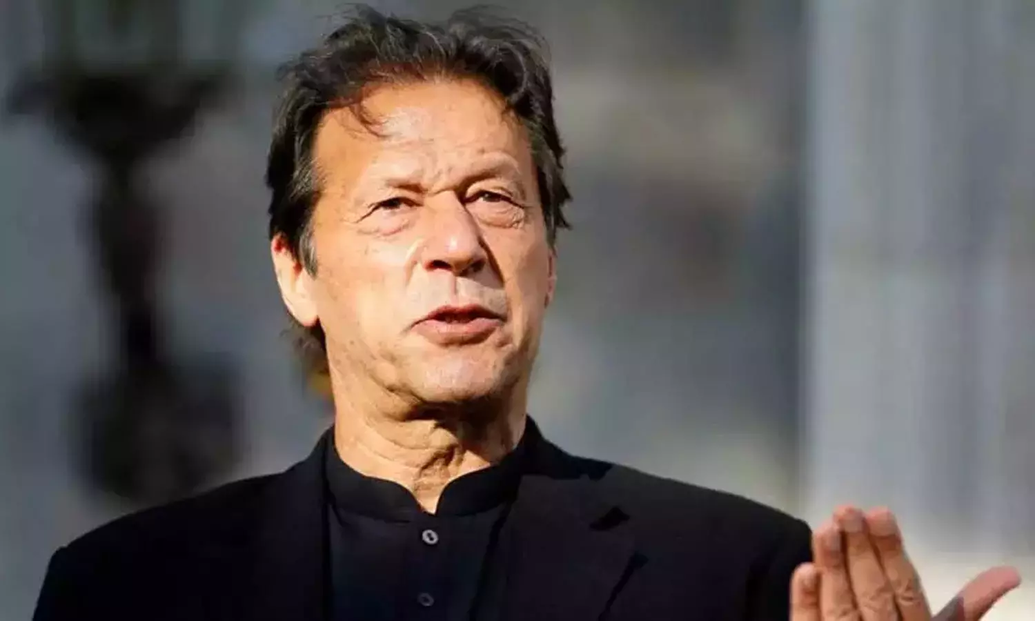 இம்ரான்கான் கட்சி ஆதரவு பெற்ற வேட்பாளர் பாகிஸ்தானில் சுட்டுக்கொலை