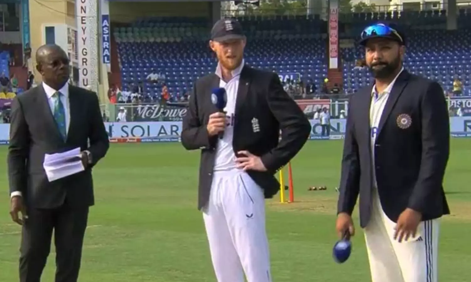 2-வது டெஸ்டில்  3 மாற்றங்களுடன் இந்தியா பேட்டிங்