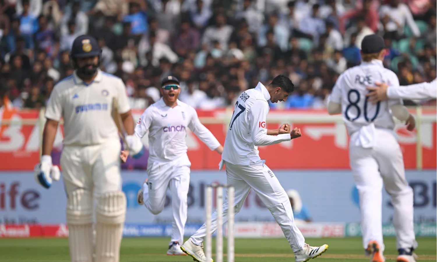 2-வது டெஸ்ட்: மதிய உணவு இடைவேளை வரை இந்தியா 103/2- ரோகித், கில் ஏமாற்றம்