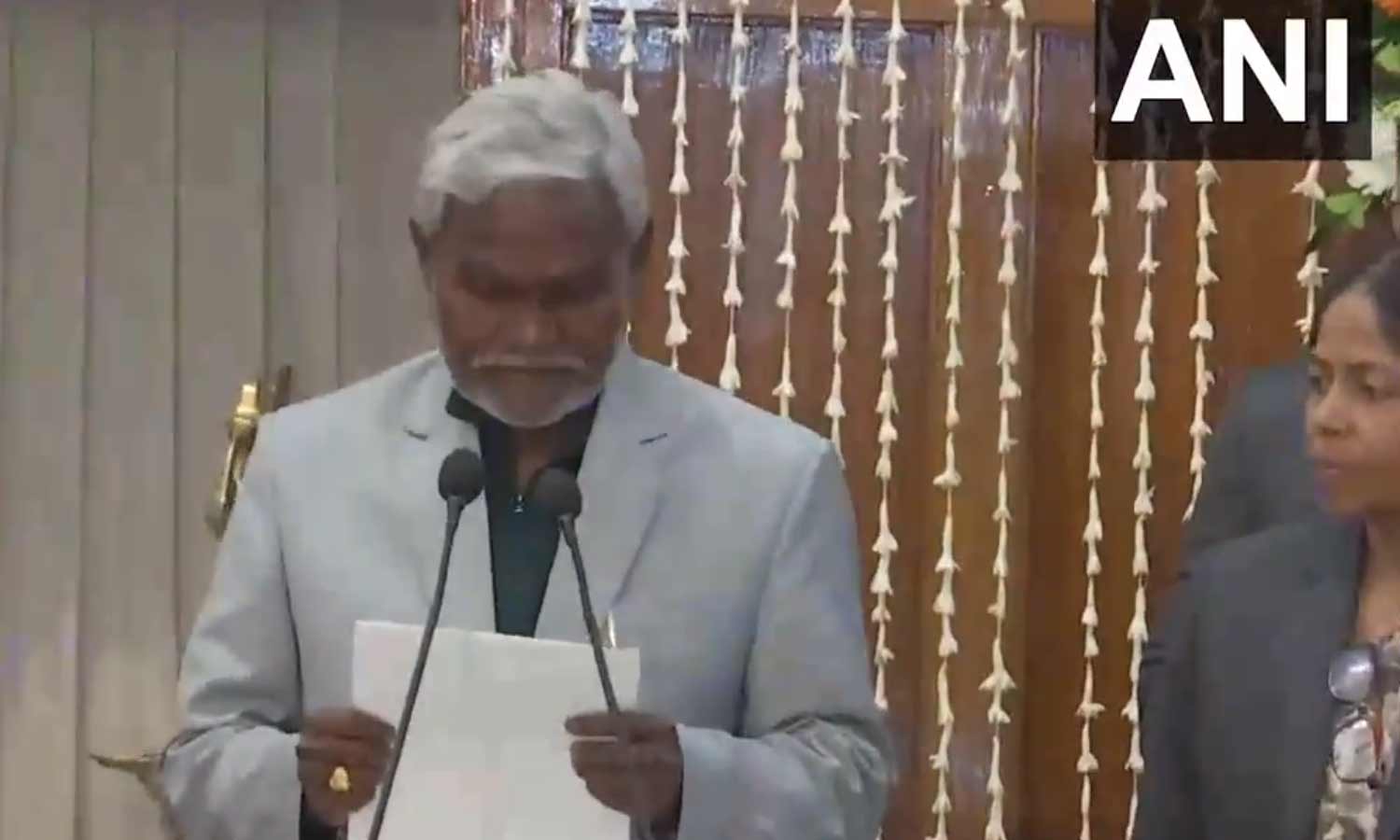 ஜார்கண்ட் மாநில முதல்வராக சம்பாய் சோரன் பதவி ஏற்றுக் கொண்டார்