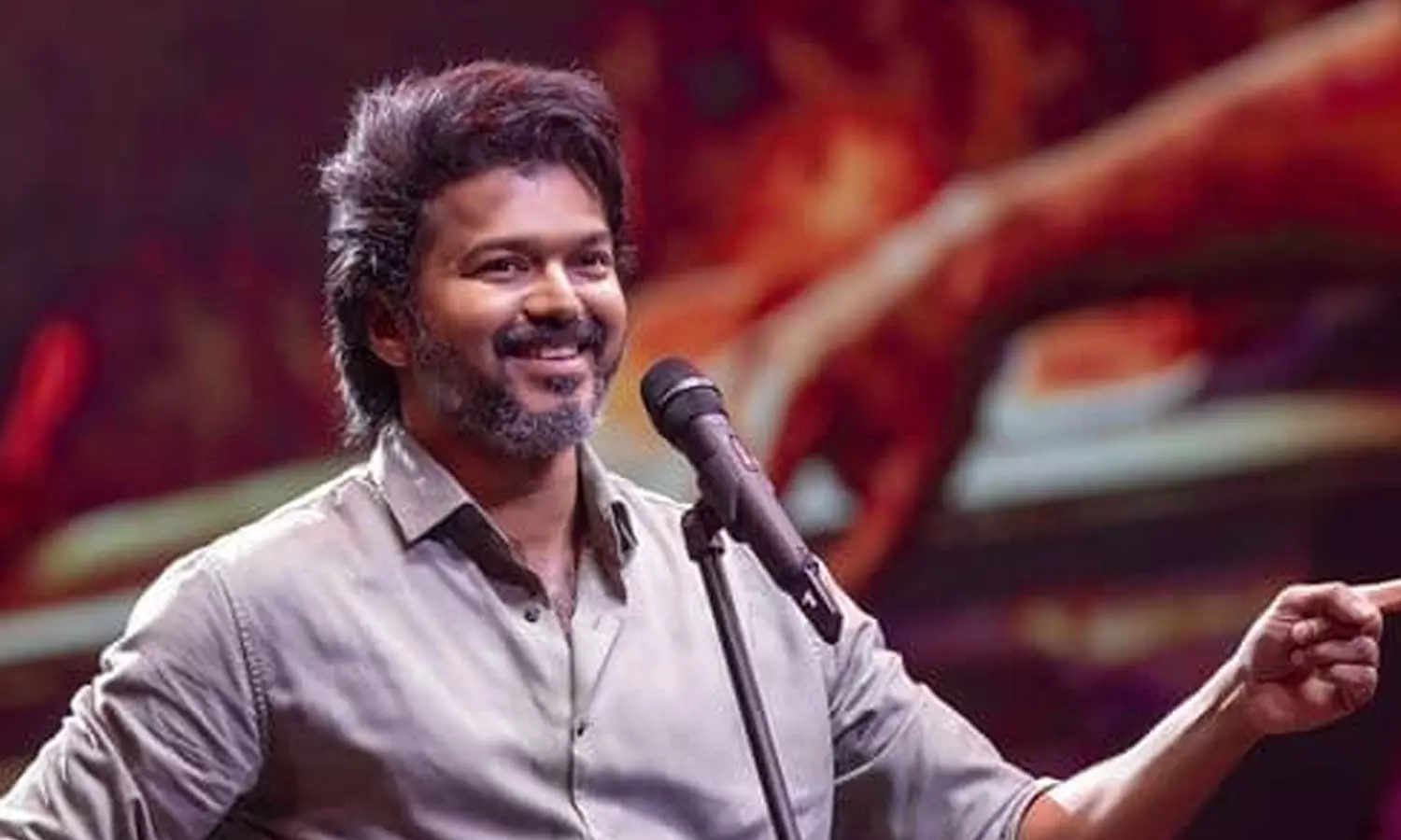 போஸ்டர் அடி... அண்ணன் ரெடி.. விஜய் கட்சி பெயர் தமிழக வெற்றி கழகம்