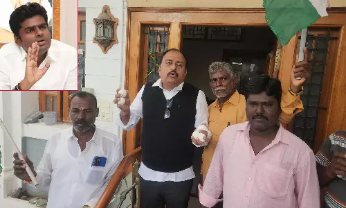 அண்ணாமலை மீது முட்டை வீச வந்த காங்கிரஸ் கட்சியினர்