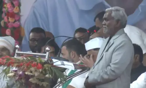 ஜார்கண்டில் நுழைந்தது ராகுல் காந்தி யாத்திரை: சம்பாய் சோரன் பங்கேற்பு