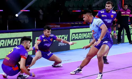 புரோ கபடி: டெல்லியை வீழ்த்திய பெங்கால் வாரியர்ஸ்