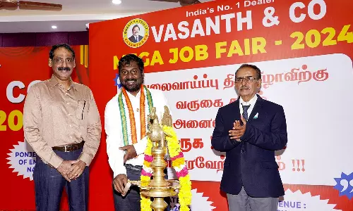 வேலை வாய்ப்பு முகாமை தொடங்கி வைத்தார் விஜய் வசந்த்