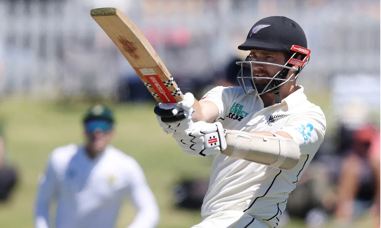 ரச்சின், வில்லியம்சன் அபார சதம்: தென் ஆப்பிரிக்காவுக்கு எதிராக நியூசிலாந்து நிதான ஆட்டம்