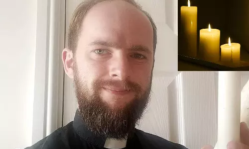 இருளில் வாழும் மக்களுக்கு ஒளி வழங்கும் உயர்ந்த உள்ளம்