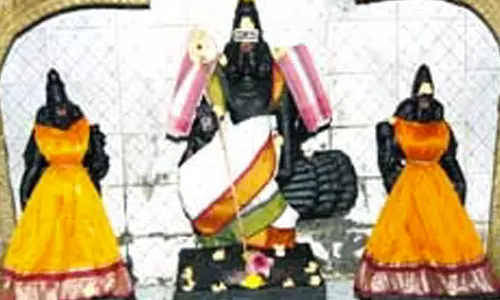 குருக்கள் எடுக்கும் காவடி