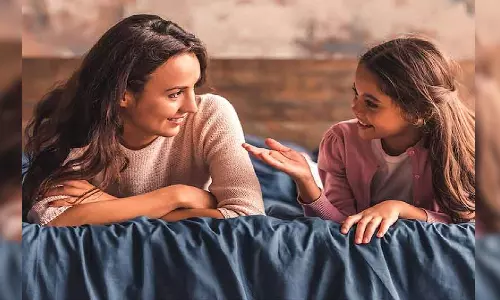 மாதவிடாய் குறித்து தாய், பெண் குழந்தைகளுக்கு கற்றுத்தரவேண்டியவை