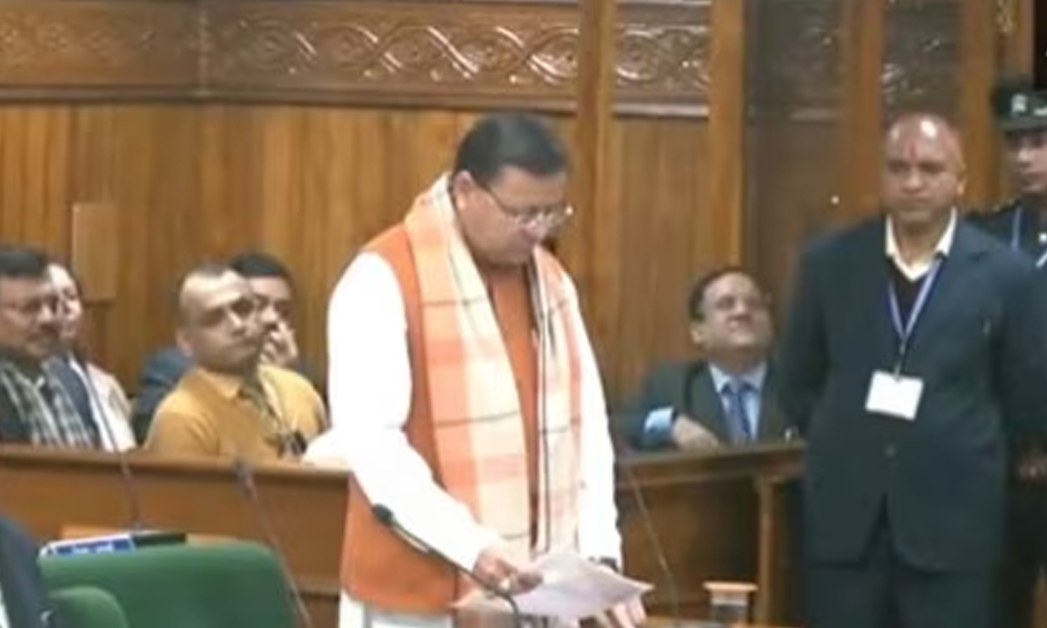 பொது சிவில் சட்ட மசோதா - சிறப்பு கூட்டத்தில் தாக்கல் செய்த முதல்வர் புஷ்கர் சிங்