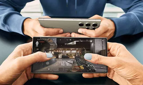 இதை தான் ஒட்டிட்டு இருந்தீங்களா? டைட்டானியத்தால் வசமாக சிக்கிய சாம்சங்