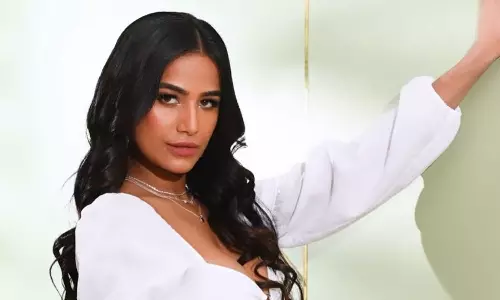 இறந்துவிட்டதாக விளம்பரம்- பூனம் பாண்டே மீது வழக்குப்பதிய வலியுறுத்தல்