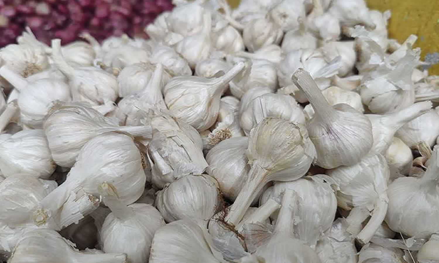 வரத்து குறைந்ததால் குமரி மாவட்டத்தில் பூண்டு விலை ரூ.450 ஆக உயர்வு