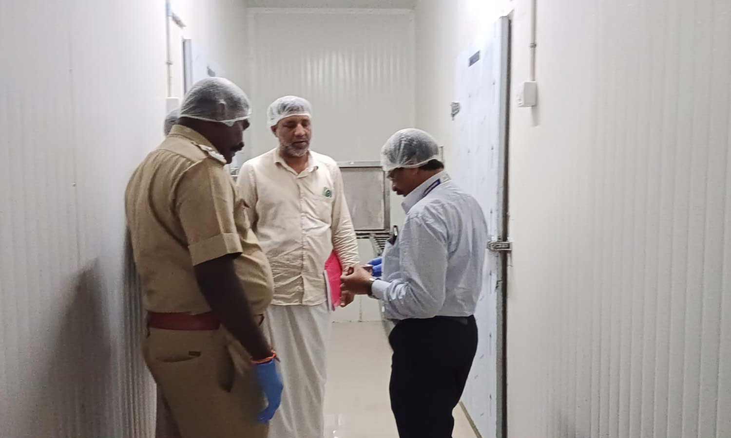 தரமற்ற முறையில் தயாரிக்கப்பட்ட 270 லிட்டர் ஐஸ்கிரீம்கள் பறிமுதல்- உணவு பாதுகாப்புதுறையினர் அதிரடி